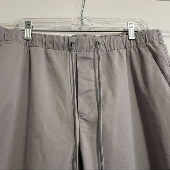 Copper & Oak Elastic File Tech Jogger Pants for Men in Light Grey - Picture 3 of 6